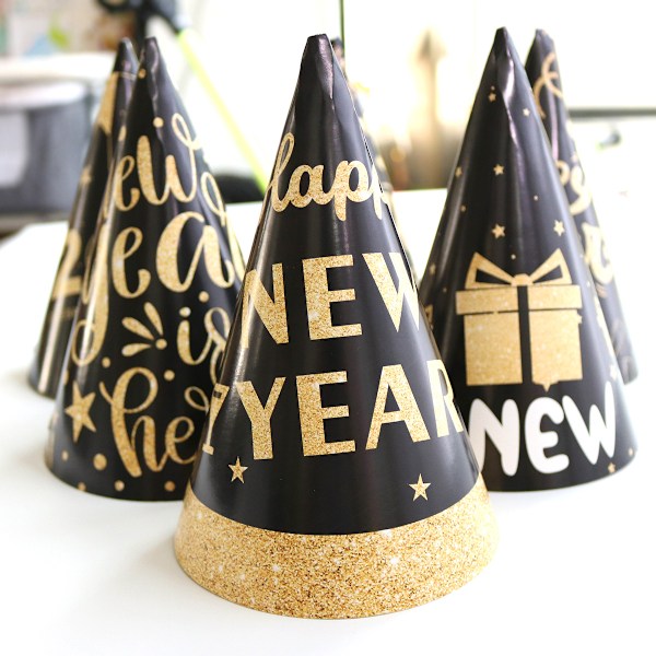 12-pack Nyårsfesttillbehör 2025, Happy New Year Party Cone Hats, Festfavoriter för Barn och Vuxna