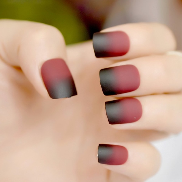 Gradient Korta Franska Nagelspetsar Svart Rödvin Rund Matt Design Kit Lösnaglar Konstdekoration för Kvinnor Sminkverktyg Z858