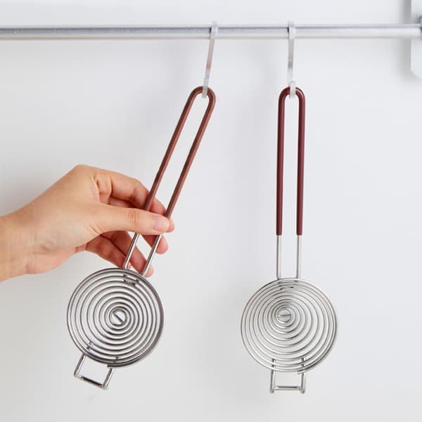 Stainless Steel Egg Separator, Extended Handle, Efficient Tool for Separating Egg Whites and Yolks