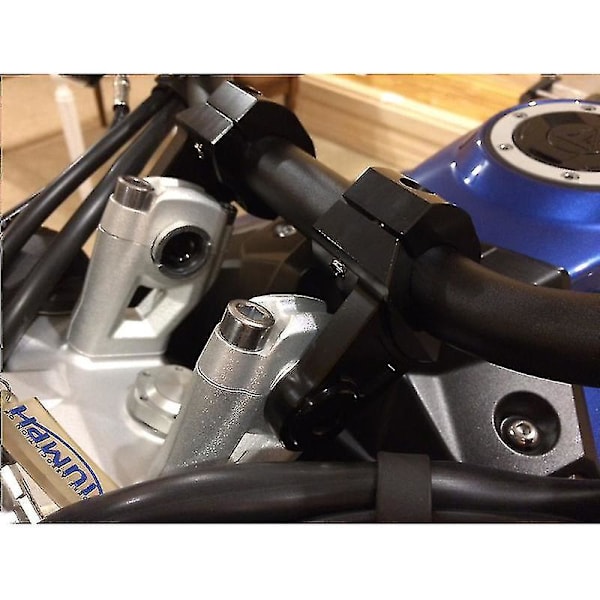 25,4 mm Moottoripyörän Ohjaustangon Paksu Tankokiinnikkeet Korotuspala - Sopii Yamaha XV 1600 Road Star XV1700 XVS950/V-Star 950 XVZ1300 Royal Star -malleihin