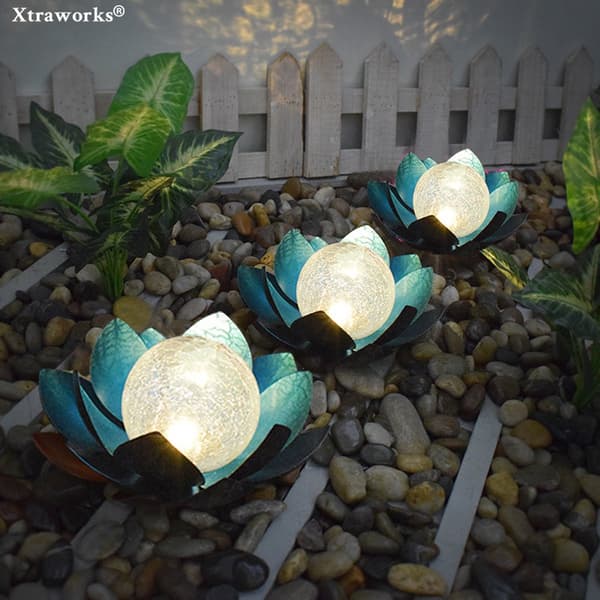 Solar-Powered Lotus Garden Lamp Outdoor Lighting with Daylight Sensor Blue Blue