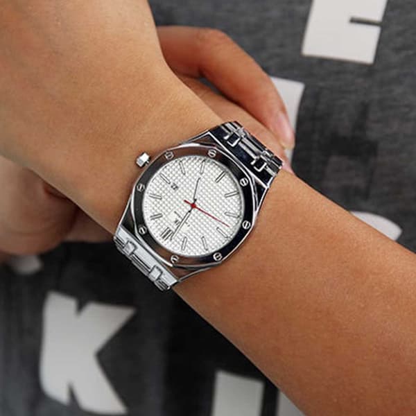 IIK Collection Klocka Silver Vit – Modern herrklocka i stål