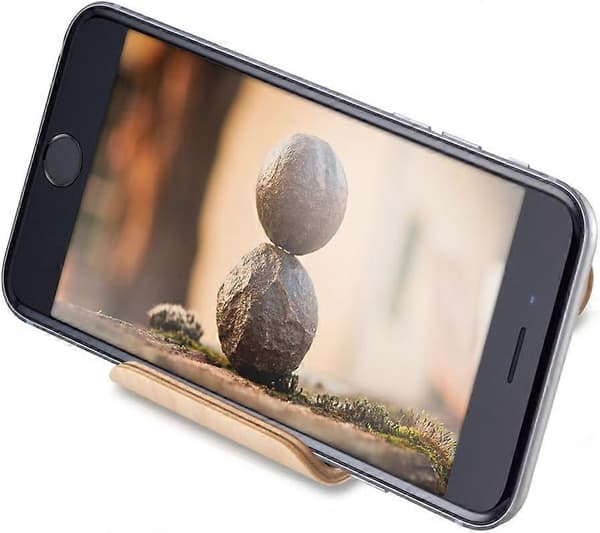 Telefonholder i træ - Universal smartphone- og tabletholder i birk, træstativ