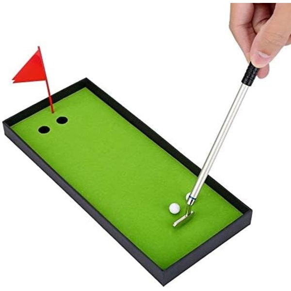 Golf Pen Sæt, Mini Bordgolf Bold Pen Gave Sæt Mini Bordspil Inkluderende Putting Green, Flag 3 Golfklubber Penne & 2 Bolde