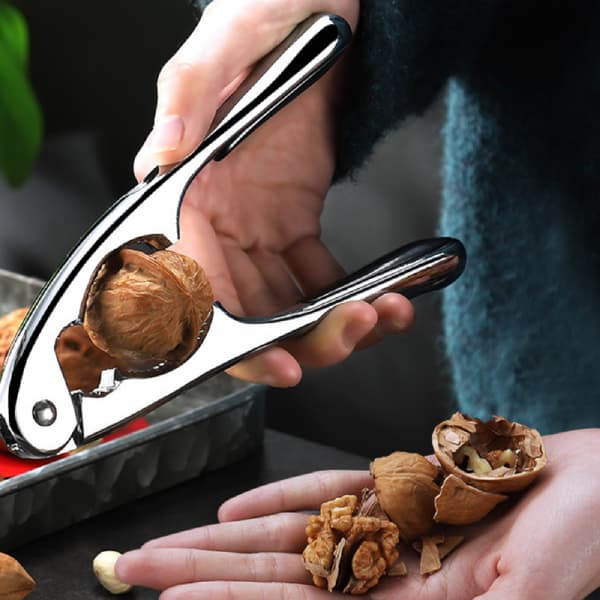 Nutcracker Chestnut Opener Seafood Cracker Heavy Duty Zinc Alloy Nutcracker Pecan Walnut Clamp Tool with Good Grip Kitchen Utensil