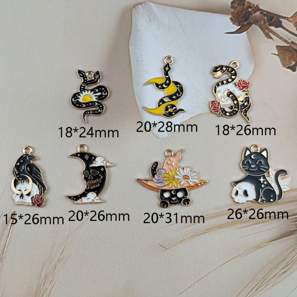 70 st 7Style Black Gothic Charms Crow Charm Goth Theme Pendant Moon Skull Crow Eagle Snake Cat with Witch Hat Assorted