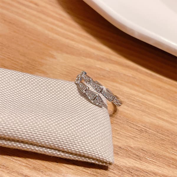 Lätt Lyx Kristall Ormformad Ring Glänsande Kubisk Zirkon Öppning Silver Silver