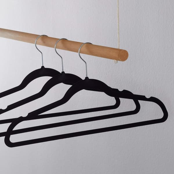 50-pack Basics Slim, Sammetstäckta, Halkfria Klädhängare, B