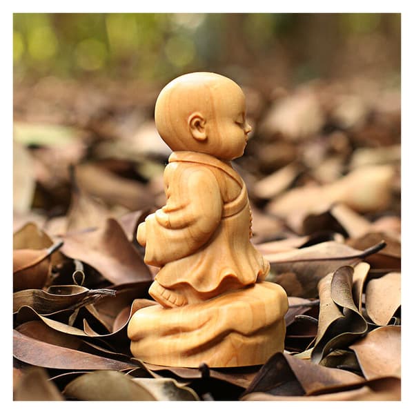 Mini Buddha-statyett Liten munkfigur Kreativa dockor Prydnader Present 8X4.5X4cm