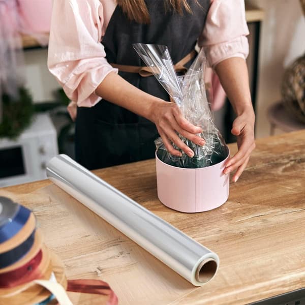 Cellofanomslagspapper på rulle, matförpackning, presentkorgsinpackning, presentpapper, presentfolie, pyssel 40 cm x 15 m, klar