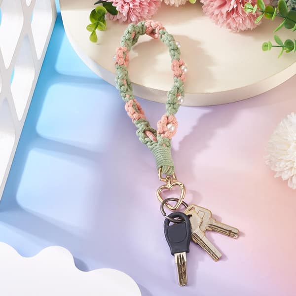 1 stk Boho Makrame Nøkkelring Håndlaget Blomst Daisy Håndleddsnor med Legering Hjerteklips Kvinner, 200mm Rosa Pink