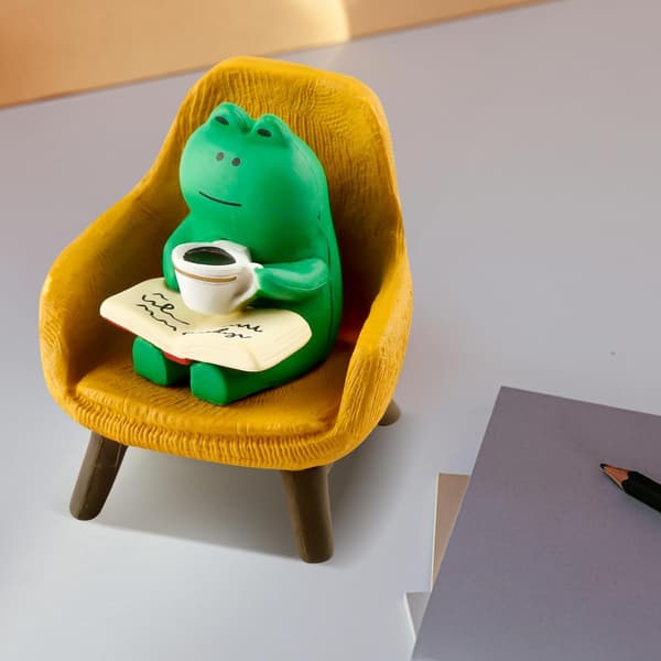 Two Mini Frog Figurines - DIY Desk Decorations, Perfect for Display.