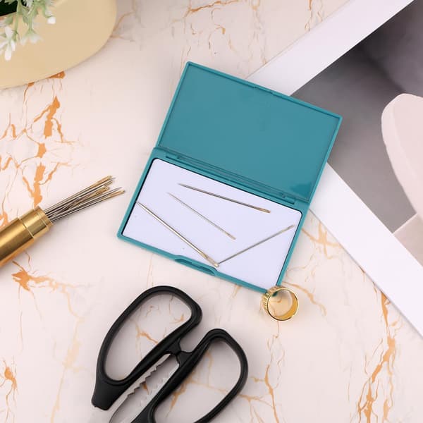 11,1x6,8 cm Magnetic Needle Case Portable Storage Box for Sewing Needles Rectangular Magnetic Knitting Needle Holder Box for Small Metal Items Organizer (Blue)