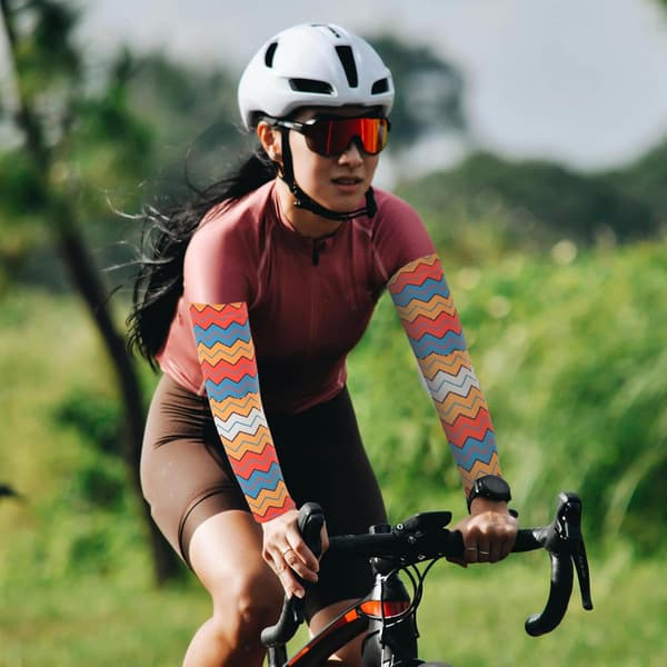 1 Pair XL Orange Wave Pattern Cooling UV Sun Protection Sports Compression Arm Sleeves