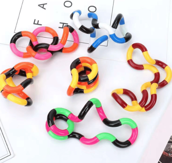 2-pakning Tangle Twist Fidget-leke / Sensorisk leke flerfarget