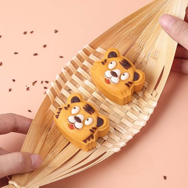 50g Månkakform Tecknad Tigerformad DIY Bakformar För Midhöstfestivalen