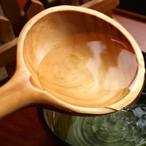 Solid Wood Watering Can Lightweight Garden Water Scoop with Smooth Surface