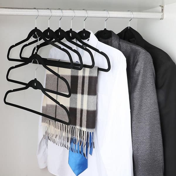 50-pack Basics Slim, Sammetstäckta, Halkfria Klädhängare, B
