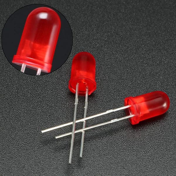 40 kpl 5 mm punaisia diffuuseja pyöreitä LED-diodeja 1.9-2.1 V 20 mA 0.02 W elektronisia komponentteja