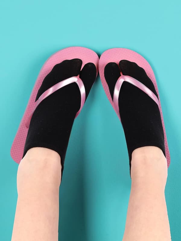 4 paria varvassandaalisukkia, 2-varvasjaolla, nilkkamalliset