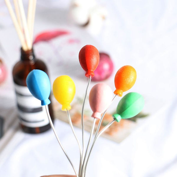 30 stk Mini Fargede Ballonger Mikro Landskap Skyte Rekvisitter Mini Hus Ornamenter Tilfeldig Farge Stil 11.6