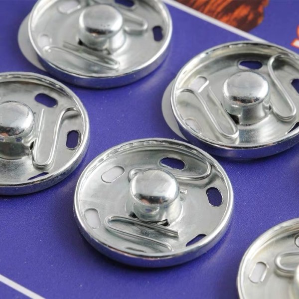 20 kpl Metalliset Solkipainikkeet Broochit Vaatteille - Metalliset Napit - 1cm