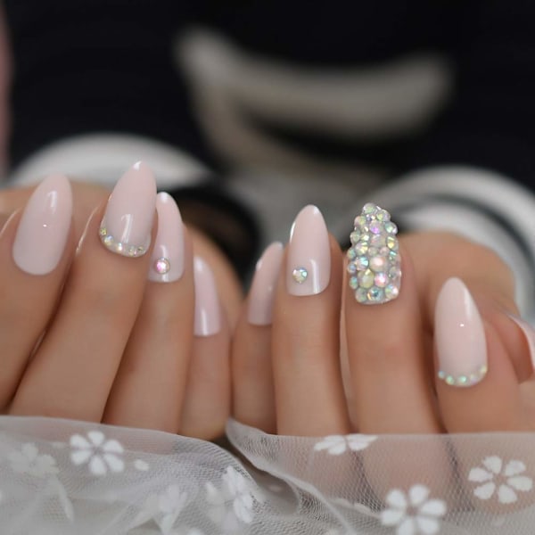 Ljusrosa Press On-naglar Kristaller AB Fördesignade Nagelkonst Tips Stiletto Medium Dam Nagel med Självhäftande Flikar