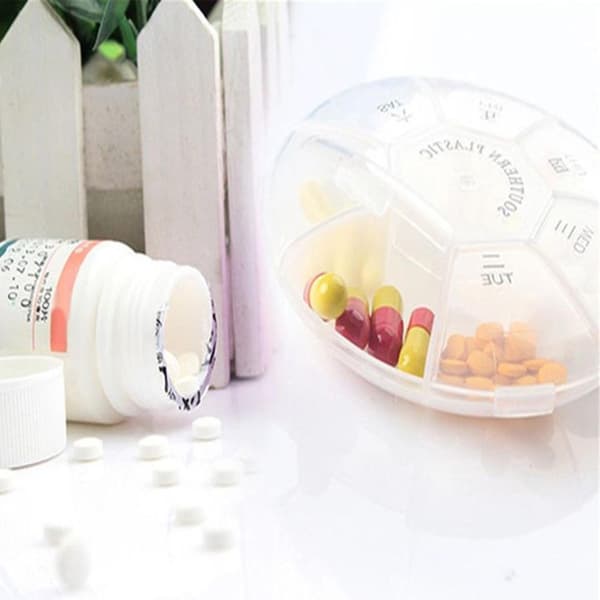 7 Dagers Mini Medisin Organizer Tablett Dispenser Splitter Violet