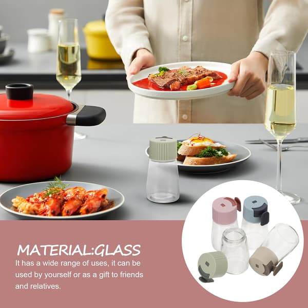 Set med 4 små kryddburkar i glas, kökskryddflaskor för förvaring och portionering i köket