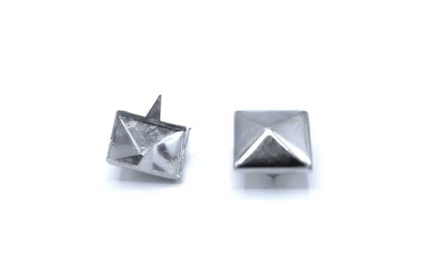 Løse Pyramidenitter 100 stk Sølv Sølv Silver Silver