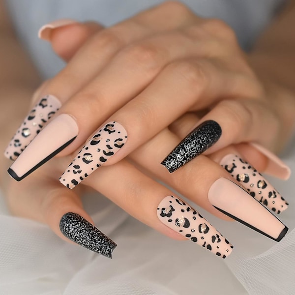 Extra Långa Beige Lösnaglar Med Design Leopard Matt Press On Falska Naglar Full Täckning Glitter Konstgjorda Akryl Nagelspetsar Manikyr