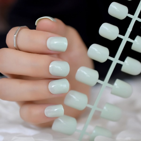 240 stk. Lysegrønne Påsætningsnegle Nem DIY Runde Korte Fuldindpakkede Akryl Fake Negle til Finger Patch Manicure