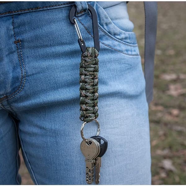 Avaimenperä paracord ulkoiluun karabiinihaalla 2 kpl