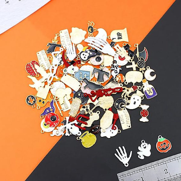 81 st Halloween-berlocker, Grossistpaket Hallowmas Skalle Skelett Berlocker Blandade Guldförgyllda Emalj Halloween Mask Berlocker