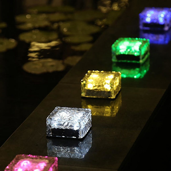 LED-aurinkoenergialla toimivat jääpalan muotoiset neliövalot, väri vaihtuu, ulkokäyttöön, tiililamput, yhteensopiva puutarhan, pihan, polun, terassin ja portaiden kanssa