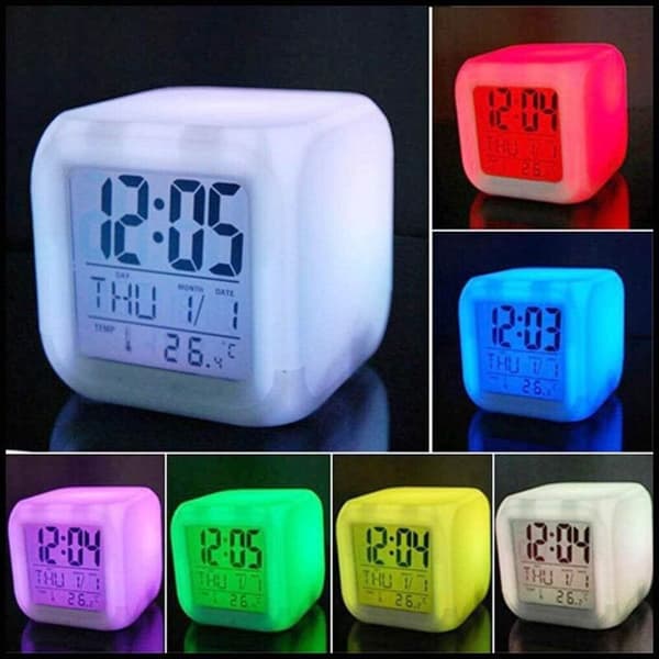 LED-väckarklocka med kalender. Tid & temperaturvisning Kubväckarklocka med display