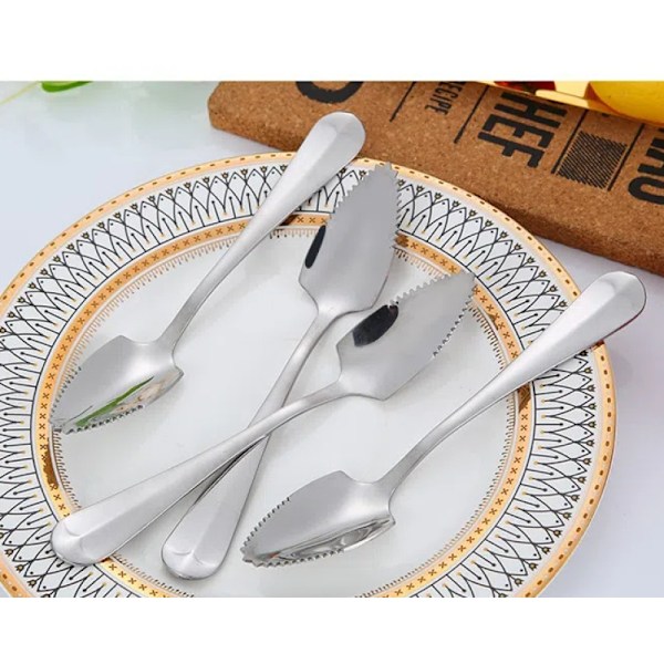 4 stk. sølvfarvede rustfrie stålskeer til grapefrugt, kiwi, citrusfrugter, desserter med eksisterende bestik（15,5 * 2,8 cm）
