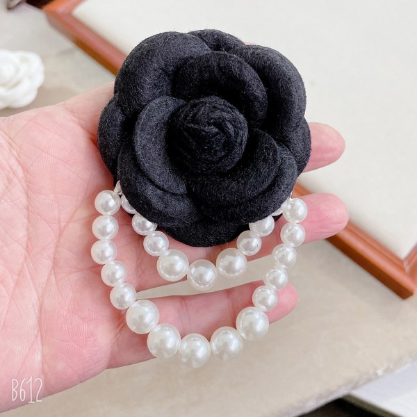 Tygbrosch Camellia Flower Pearl Tofs Koreanska handgjorda modebroscher Klassiska damskjorta tillbehör