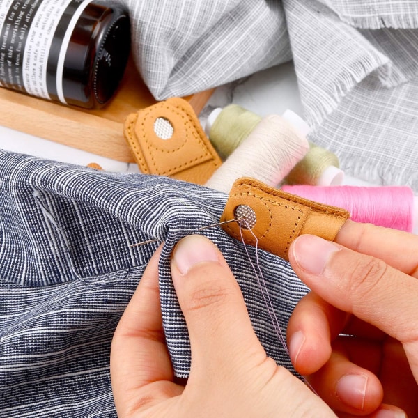 2 stycken (ca 4,2 * 3,3 cm) Läder Sytumb Handsytumb Finger Skydd Finger Skydd Sytumb för Quiltning Sy
