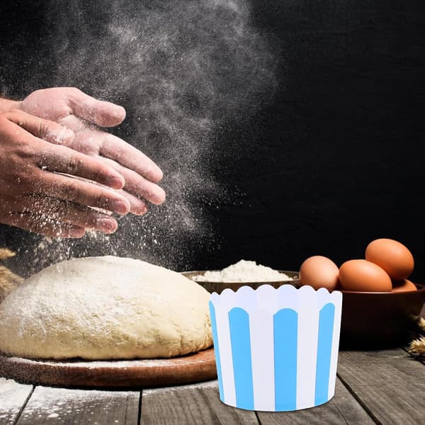 100 store muffinsformer, papirbakeformer som varmer jevnt, ikke lett å deformere papirbakeformer