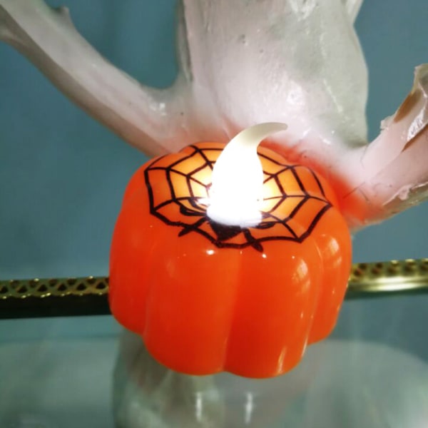 Halloween stearinlys Batteridrevet Halloween flammeløse LED stearinlys Lys med dekaler Ghost Pumpkin Tea Lights Høst Ha