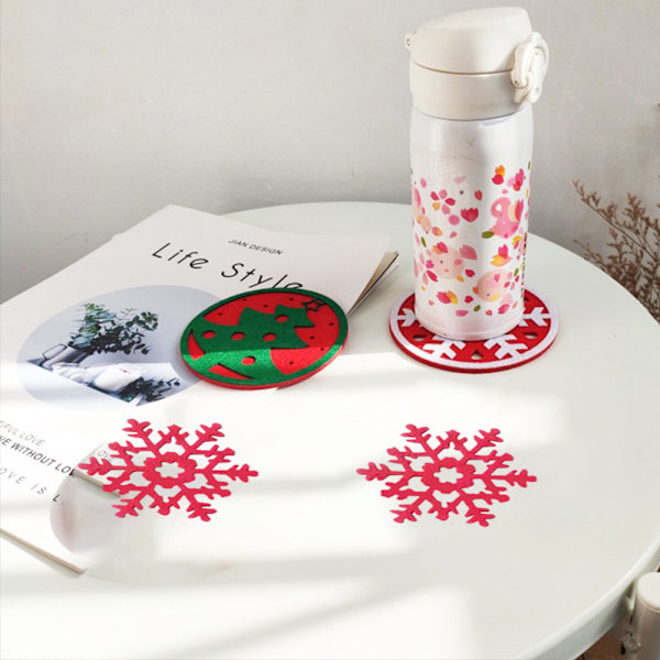4 st Julgransunderlägg i Filt, Snöflinga-Stil red