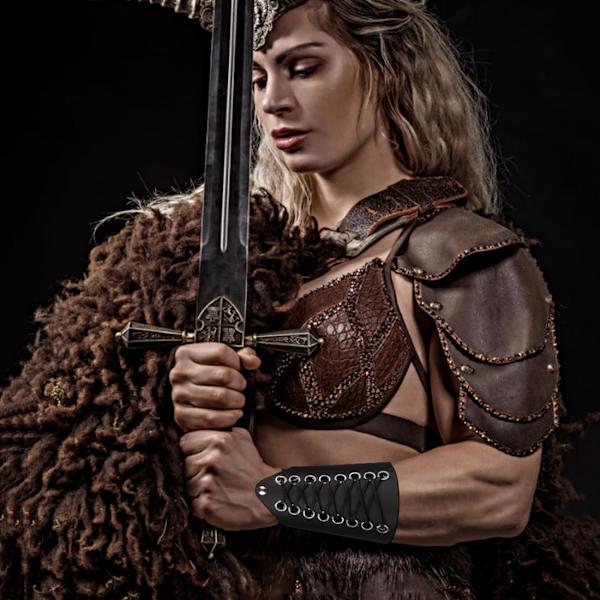 Medeltiden Viking läder armstänger armskydd armstulp arm stulpe larp indikator för kvinnor, 2st (svart)