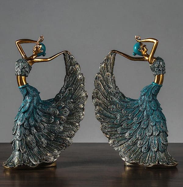 Påfugldanserstatuette for hjemmekontor og skrivebordsdekorasjoner silver