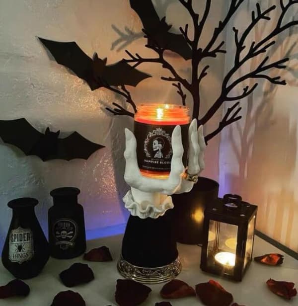 Halloween-heks håndlysestaker i harpiks Hand
