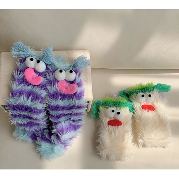 Fuzzy Quirky Mid-Calf Sokker White