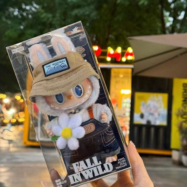 POP MART The Monsters - Tasty Macarons Vinyylikasvo Sokkolaatikko white