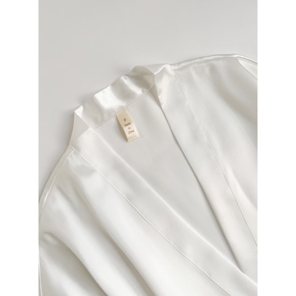 Langærmet Satin-Morgenkåbe med Fuzzy Trim og Bælte til Kvinder - Brudekjole til Bryllupsdag White