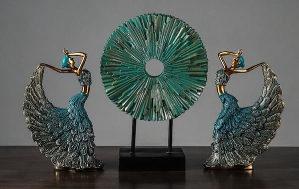 Påfugldanserstatuette for hjemmekontor og skrivebordsdekorasjoner silver
