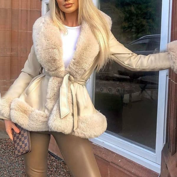 Kvinnlig konstläderjacka med konstpälskrage Beige L